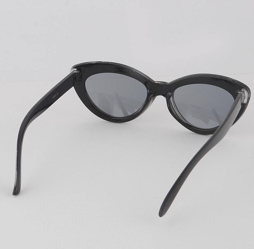 Children's Retro Jeweled Cat Eye Sunglasses