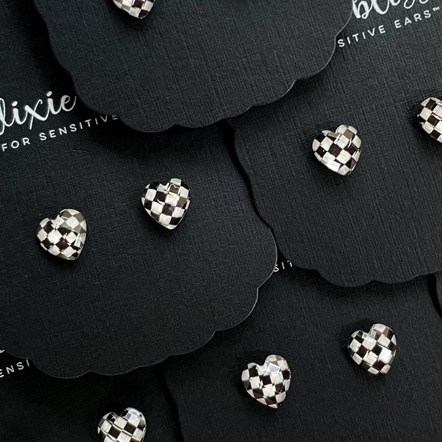 checkered heart stud earrings